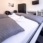 Hotel Central اوسترافا