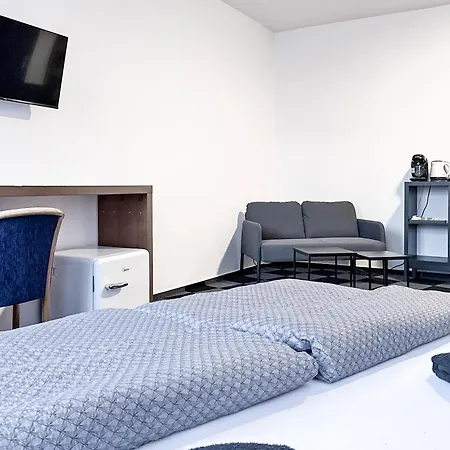 Hotel Central 3* اوسترافا