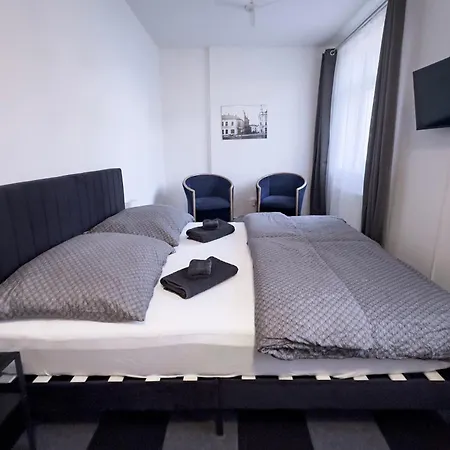 فندق Hotel Central 3*